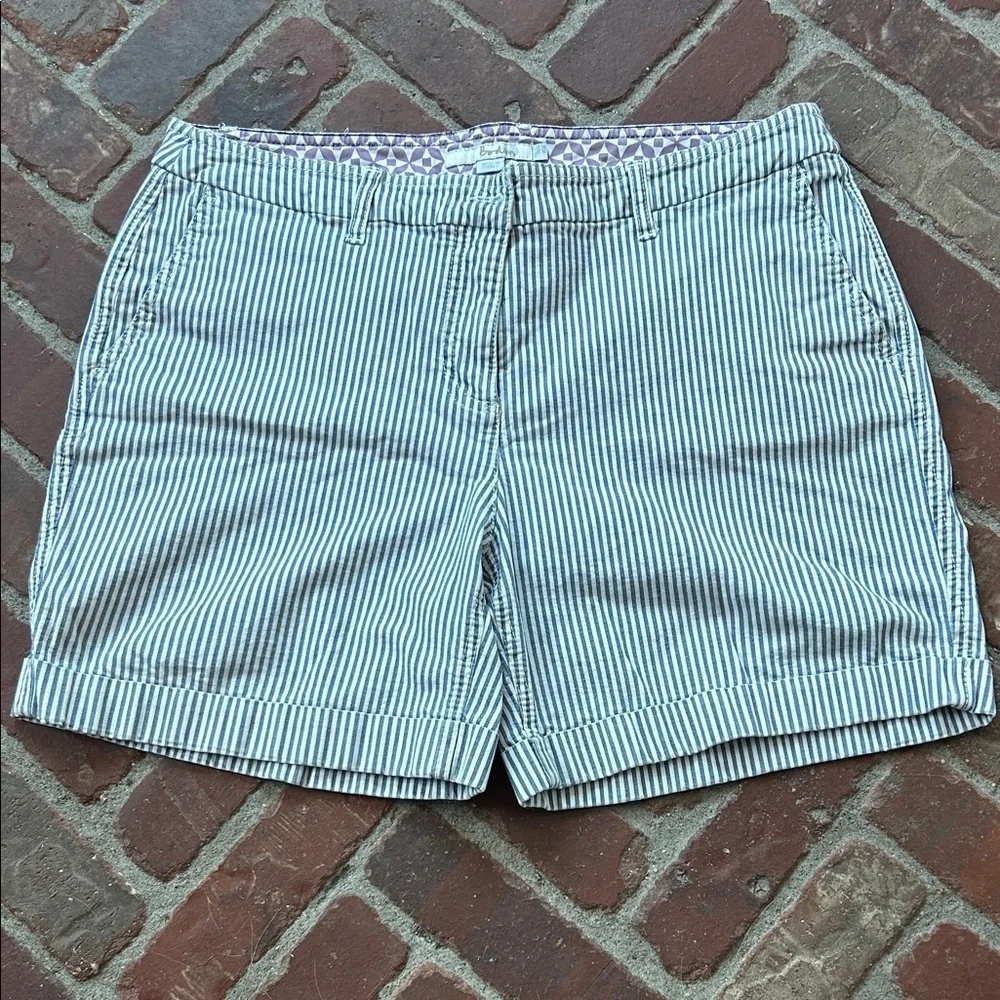 Boden Striped 6” Shorts